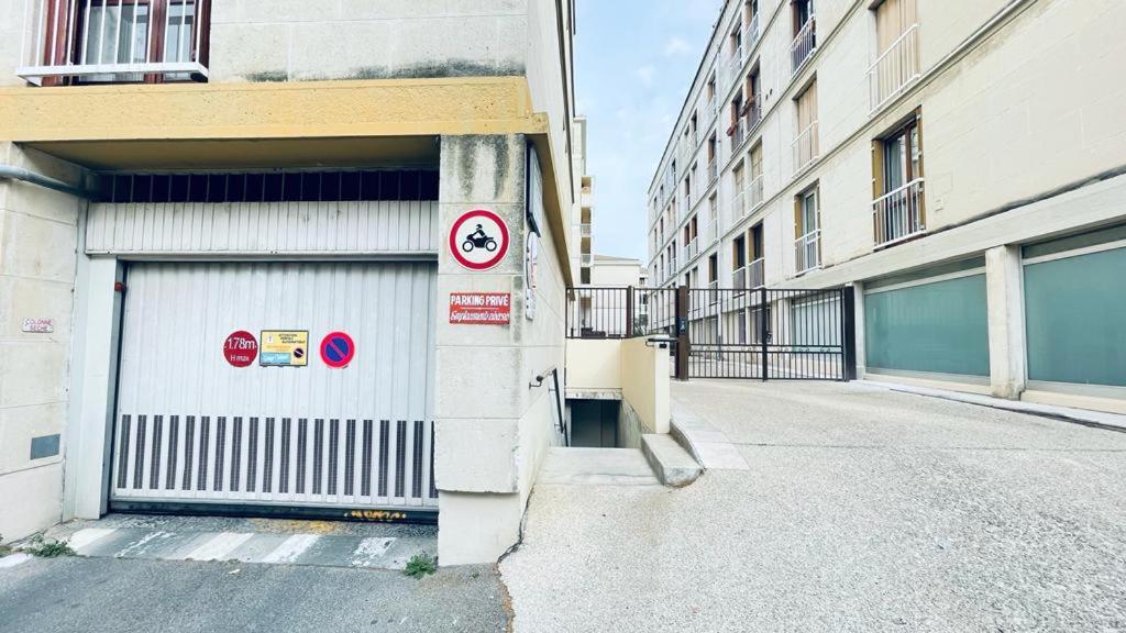 T2 Avignon Climatise Intra Muros Spacieux Et Lumineux Екстер'єр фото